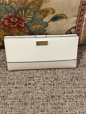 kate spade Cream and White Saffiano Leather Wallet with Gold Logo